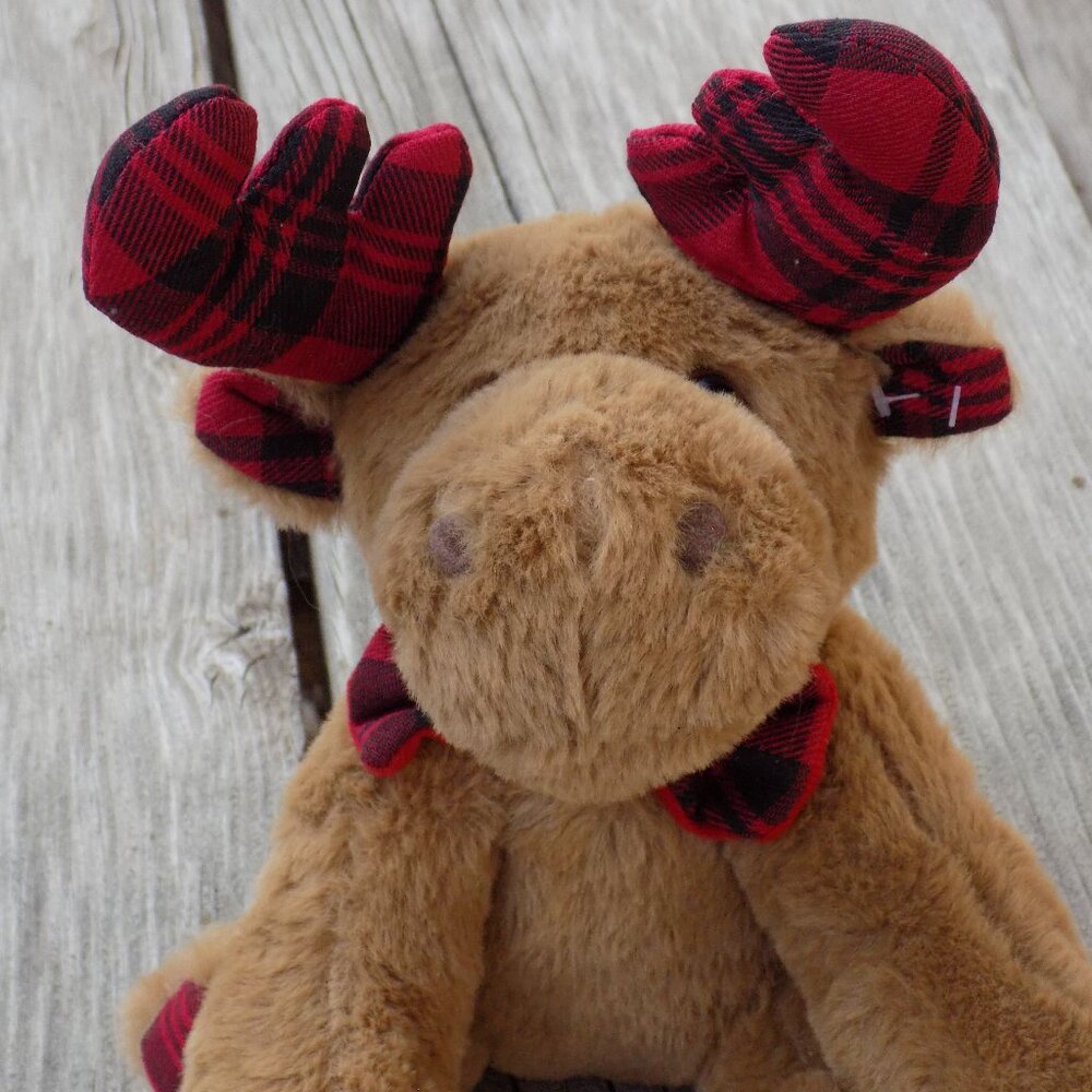MOOSE RED BLAK PLAID, VINTAGE PLUSH, WOODS, MEMORIES. *